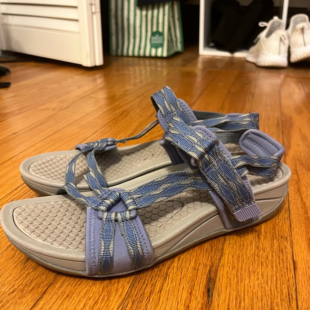 Baretrap sandals